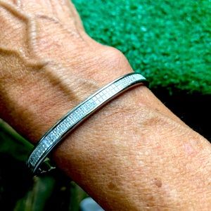 Diamond bangle bracelet in 14k white gold